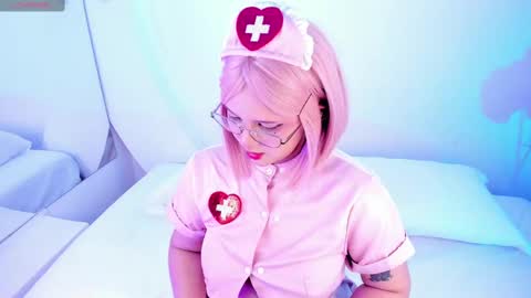 NanaOsaky online show from October 9, 2025, 11:52 am