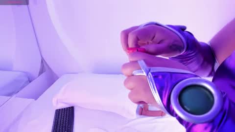 NanaOsaky online show from November 28, 2025, 12:08 pm