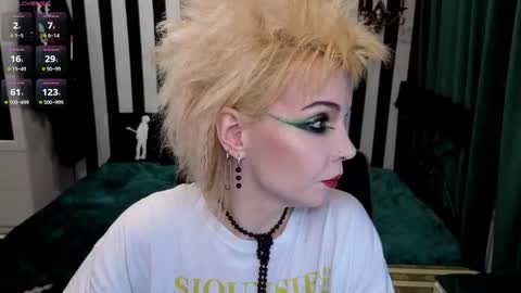 Nancy online show from November 9, 2025, 1:04 am