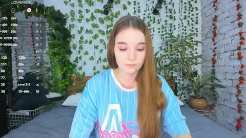 Snapshot of nancycaseys chatting on February 6, 2025, 5:25 am Luna online show from February 6, 2025, 5:25 am