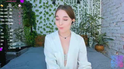 Snapshot of nancycaseys chatting on March 3, 2025, 9:11 am Luna online show from March 3, 2025, 9:11 am