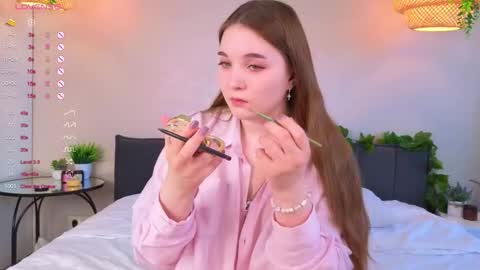 Snapshot of nancycaseys chatting on September 9, 2025, 5:07 am Luna online show from September 9, 2025, 5:07 am