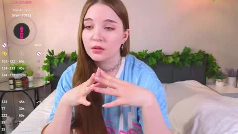 Snapshot of nancycaseys chatting on November 7, 2025, 5:29 am Luna online show from November 7, 2025, 5:29 am