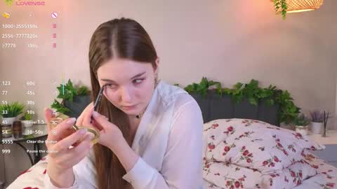 Snapshot of nancycaseys chatting on November 10, 2025, 5:06 am Luna online show from November 10, 2025, 5:06 am