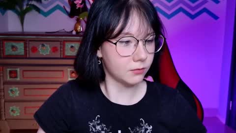 nancymartinez online show from October 18, 2025, 9:10 am