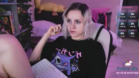 Snapshot of nanitamoore chatting on February 7, 2026, 8:34 pm Monday-Friday 12-4 AM and 6-9 AM New York time online show from February 7, 2026, 8:34 pm