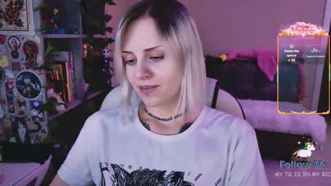 Snapshot of nanitamoore chatting on February 16, 2026, 9:11 pm Monday-Friday 12-4 AM and 6-9 AM New York time online show from February 16, 2026, 9:11 pm