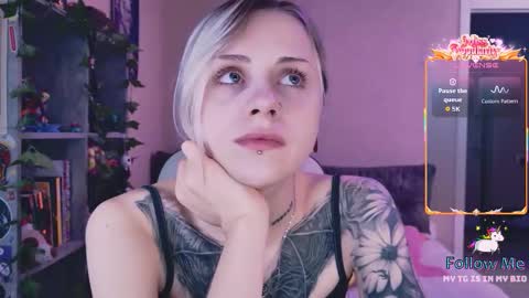 Snapshot of nanitamoore chatting on February 25, 2026, 5:55 pm Monday-Friday 12-4 AM and 6-9 AM New York time online show from February 25, 2026, 5:55 pm