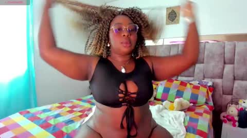 Snapshot of naomi_kiing chatting on December 14, 2024, 3:36 pm Nathalia King online show from December 14, 2024, 3:36 pm