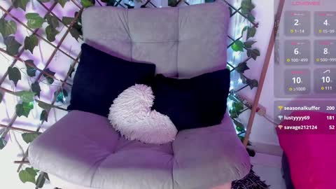 naomi_kobayashi online show from December 15, 2024, 3:53 pm