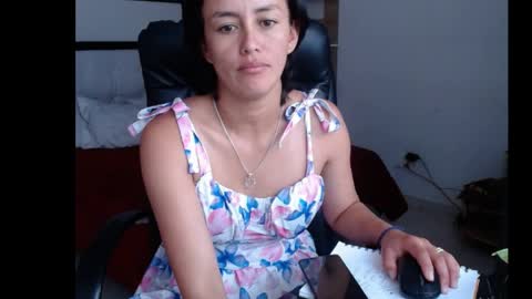 Snapshot of naomi_l0ve chatting on April 6, 2026, 4:08 pm Lucy online show from April 6, 2026, 4:08 pm