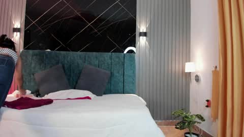 Snapshot of naomi_monroe chatting on April 9, 2026, 12:10 pm Naomi online show from April 9, 2026, 12:10 pm