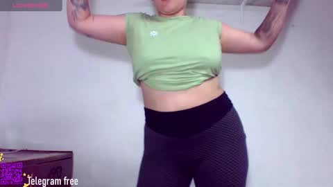 Snapshot of naomi_moon3 chatting on December 13, 2024, 1:37 am Naomi online show from December 13, 2024, 1:37 am