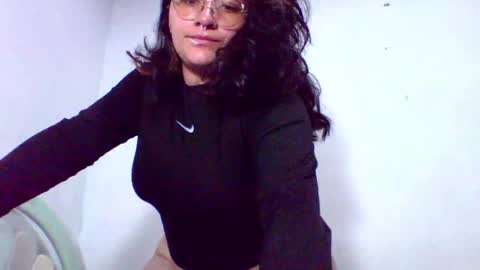 Snapshot of naomi_moon3 chatting on December 24, 2024, 12:22 am Naomi online show from December 24, 2024, 12:22 am