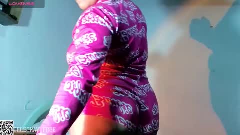 Snapshot of naomi_moon3 chatting on January 28, 2025, 3:04 am Naomi online show from January 28, 2025, 3:04 am