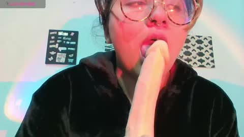 Snapshot of naomi_moon3 chatting on March 12, 2025, 4:19 am Naomi online show from March 12, 2025, 4:19 am