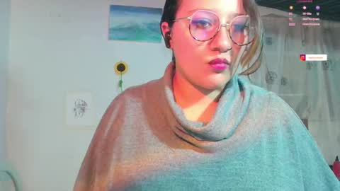 Snapshot of naomi_moon3 chatting on September 9, 2025, 12:54 am Naomi online show from September 9, 2025, 12:54 am