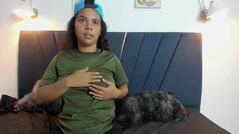 Snapshot of naomi_x0 chatting on December 3, 2025, 1:42 pm naomi_x0 online show from December 3, 2025, 1:42 pm