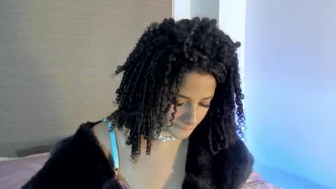 naomidawson online show from October 22, 2025, 11:04 pm