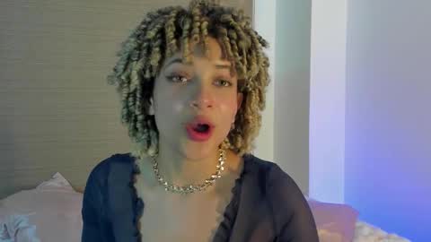 Snapshot of naomidawsonn chatting on January 14, 2026, 1:00 am naomidawson online show from January 14, 2026, 1:00 am