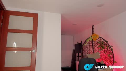 Snapshot of naomigarcia chatting on April 16, 2026, 1:50 am Naomi online show from April 16, 2026, 1:50 am