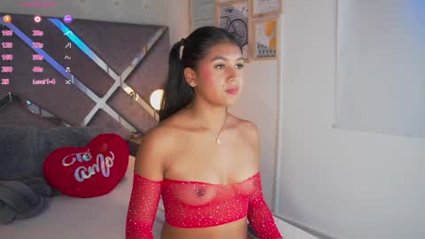 Snapshot of naomigray__ chatting on April 8, 2026, 5:46 pm Naomi-Gray online show from April 8, 2026, 5:46 pm
