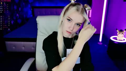 naomihita online show from November 2, 2025, 3:58 pm