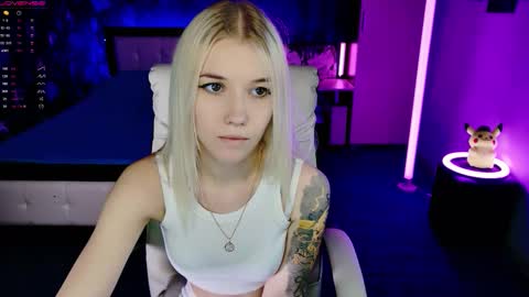 naomihita online show from November 30, 2025, 2:32 pm