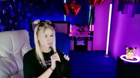 Snapshot of naomihita chatting on February 13, 2026, 12:23 pm naomihita online show from February 13, 2026, 12:23 pm