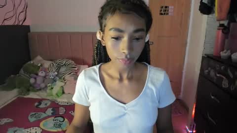 Snapshot of naomii1020 chatting on February 18, 2025, 11:52 pm Naomii online show from February 18, 2025, 11:52 pm