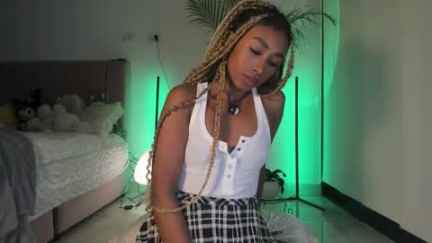 Snapshot of naomii1020 chatting on September 14, 2025, 12:43 am Naomii online show from September 14, 2025, 12:43 am