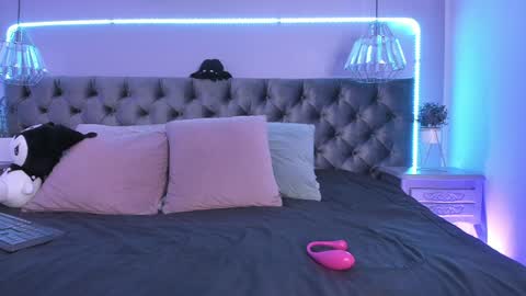 Naomi online show from December 11, 2024, 4:09 pm