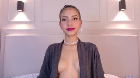 Naomi Klarc online show from December 24, 2024, 2:32 am