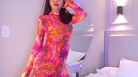 Naomi Klarc online show from January 28, 2025, 6:49 am