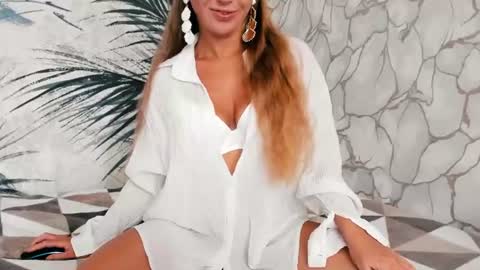 Naomi online show from June 17, 2026, 4:26 am