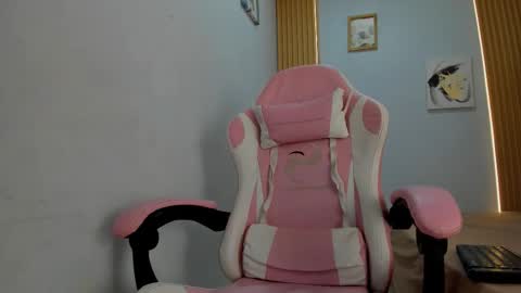 Snapshot of naomis_35 chatting on September 29, 2025, 7:51 pm naomis_35 online show from September 29, 2025, 7:51 pm