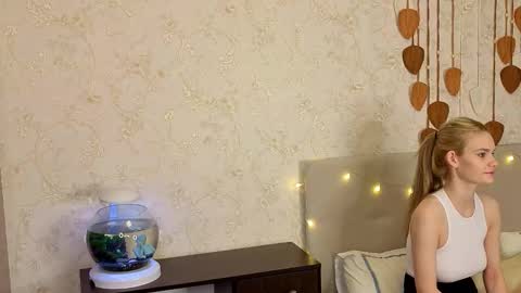 Naomi 3   online show from December 14, 2025, 11:09 pm