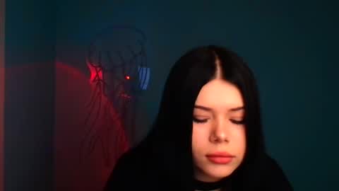 Naomi online show from September 25, 2025, 5:11 am