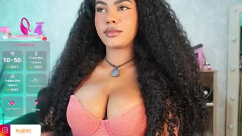 Naomi     online show from November 25, 2025, 3:39 am