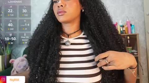 Snapshot of naomixjones1 chatting on December 22, 2025, 3:14 am Naomi online show from December 22, 2025, 3:14 am