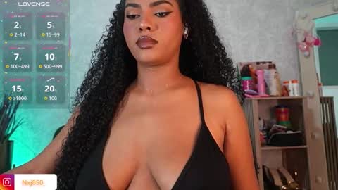 Snapshot of naomixjones1 chatting on February 20, 2026, 6:52 pm Naomi online show from February 20, 2026, 6:52 pm