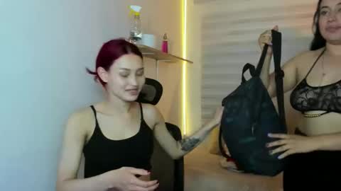 naomy_sex_69 online show from December 5, 2025, 12:19 am