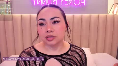 Snapshot of naomymonroe_ chatting on November 17, 2025, 5:19 pm Naomy online show from November 17, 2025, 5:19 pm
