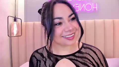 Snapshot of naomymonroe_ chatting on June 10, 2026, 10:47 am Naomy online show from June 10, 2026, 10:47 am