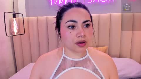 Snapshot of naomymonroe_ chatting on June 30, 2026, 10:49 am Naomy online show from June 30, 2026, 10:49 am