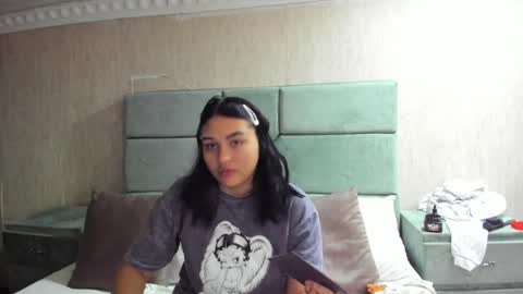 Naomy online show from April 1, 2026, 7:33 pm