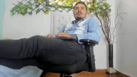 deibyd online show from December 1, 2025, 3:39 pm