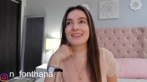 Nashly Fontana online show from December 19, 2024, 6:01 pm