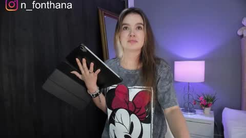 Nashly Fontana online show from November 30, 2025, 2:32 pm