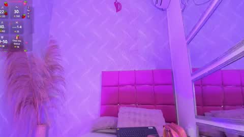 Naty  online show from February 26, 2025, 12:25 pm